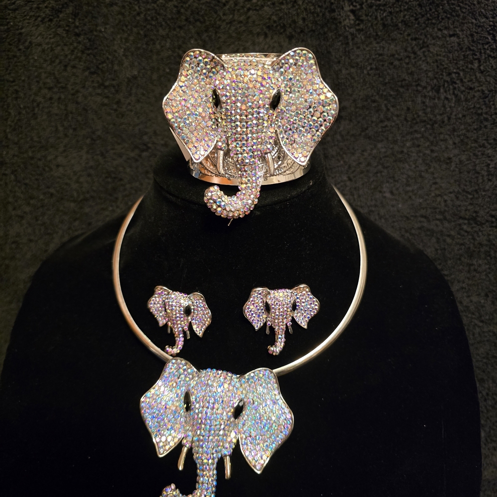 Fashion Jewelry Silver Elephant Bracelet Set